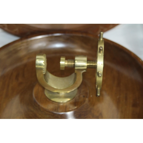 427 - COLLECTION OF TREEN AND CARVED WOOD ITEMS INCLUDING A MOTHER OF PEARL INLAID BOX