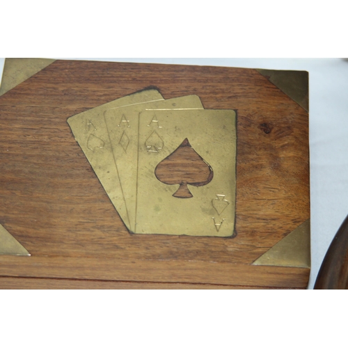 427 - COLLECTION OF TREEN AND CARVED WOOD ITEMS INCLUDING A MOTHER OF PEARL INLAID BOX