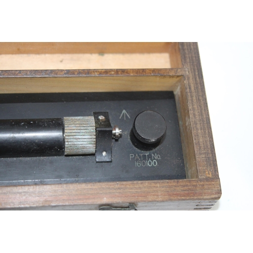 430 - QUANTITY OF TOOLS INCLUDING VINTAGE EXAMPLES AND A WOODEN CASED PARALLEL ROLLING RULE ETC