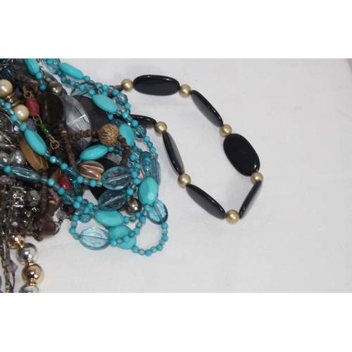 438 - QUANTITY OF COSTUME JEWELLERY
