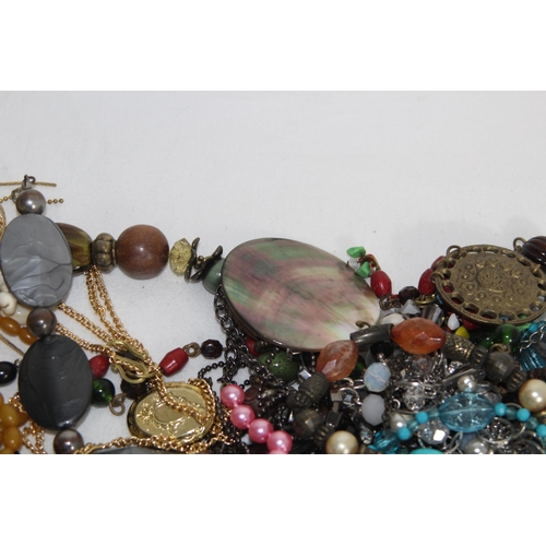 438 - QUANTITY OF COSTUME JEWELLERY