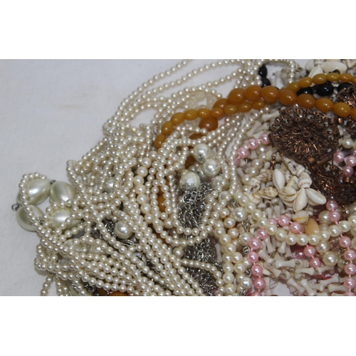 438 - QUANTITY OF COSTUME JEWELLERY