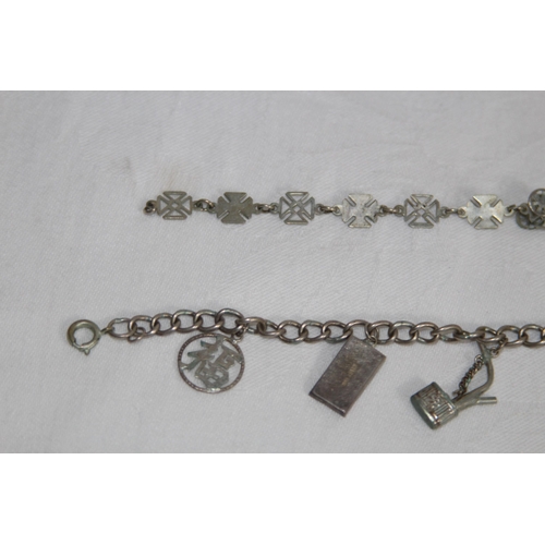 859 - QUANTITY OF SILVERY JEWELLERY - 19.30G