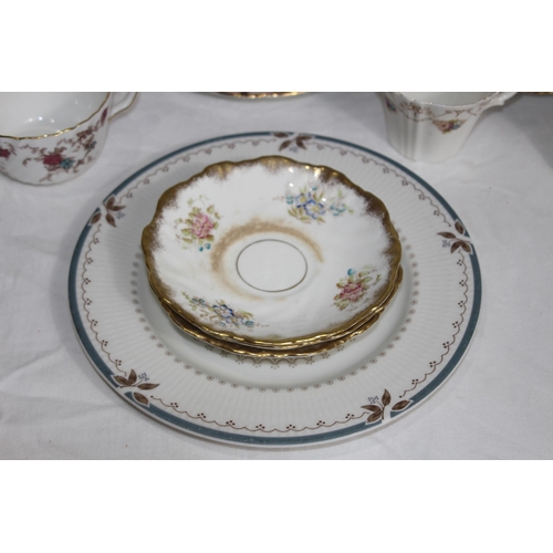 226 - GOLD CHINA BY THOMAS AND OTHER GOOD CHINA