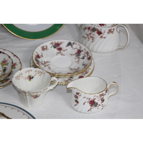 226 - GOLD CHINA BY THOMAS AND OTHER GOOD CHINA