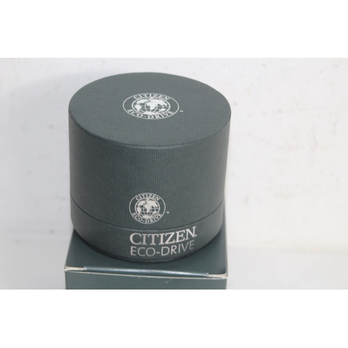 431 - QUANTITY OF NOVELTY DESK CLOCKS INCLUDING EMPTY CITIZEN BOX