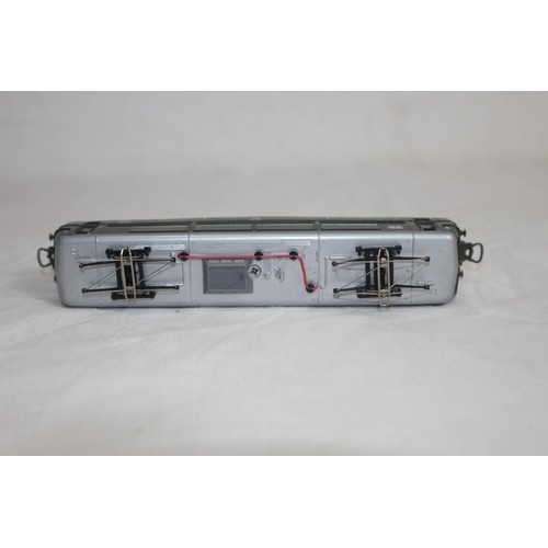 530 - BOXED MODEL TRAIN LIMA 8040L