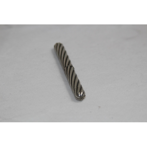 766 - BARLEY TWIST DESIGN STERLING SILVER TWIST ACTION PENCIL