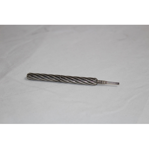 766 - BARLEY TWIST DESIGN STERLING SILVER TWIST ACTION PENCIL