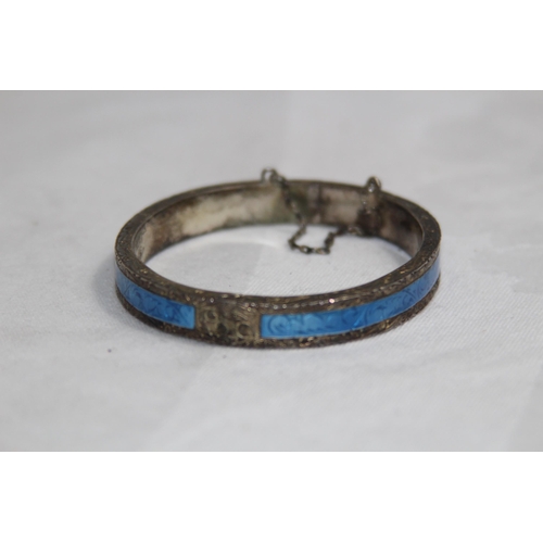 862 - SILVER AND ENAMEL BRACELET 19.12 GRAMS
