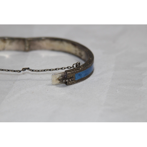 862 - SILVER AND ENAMEL BRACELET 19.12 GRAMS