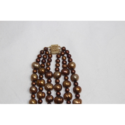878 - 14CT GOLD CLASP NECKLACE