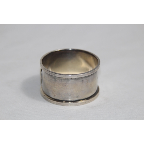922 - SILVER & ENAMEL NAPKIN RING, BY WILLIAM HAIR HASLER, MAKER FOR LIBERTY, BIRM 1935, 13.89 GRAMS