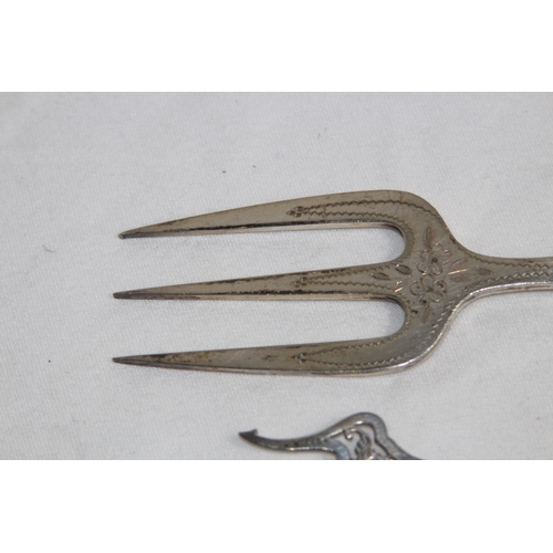 932 - SILVER PRONGED TOASTING FORK AND A SILVER FERRULED TOASTING FORK