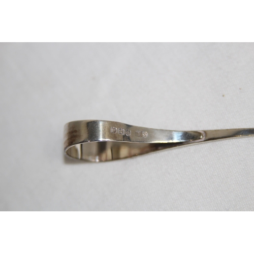 933 - CASED SILVER CHRISTENING SET, SILVER 33.92 GRAMS