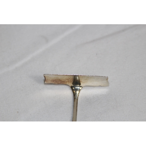 933 - CASED SILVER CHRISTENING SET, SILVER 33.92 GRAMS