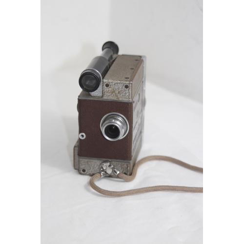 440 - VINTAGE REVERE EIGHT CINI CAMERA