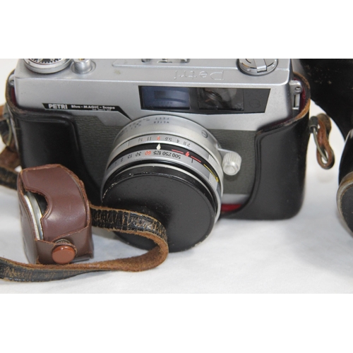 443 - VINTAGE PETRI CAMERA