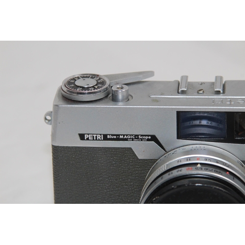 443 - VINTAGE PETRI CAMERA