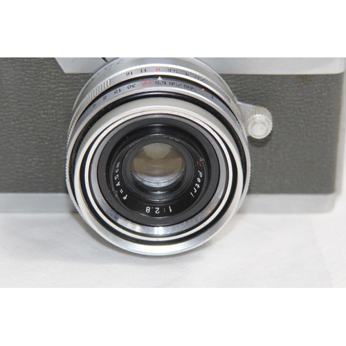 443 - VINTAGE PETRI CAMERA