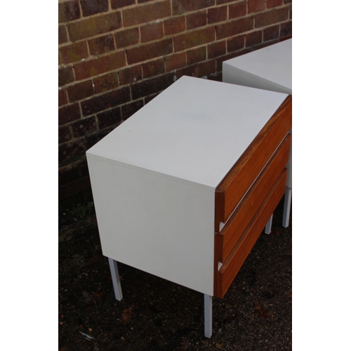16 - OPUS 22 TRIO SET OF CHEST OF DRAWERS 
120 X 43 X 60CM