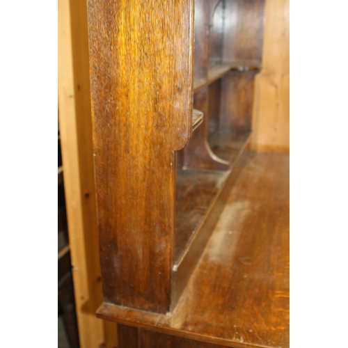 21 - ANTIQUE EDWARDIAN OAK DRESSER
195 X 132 X 53CM