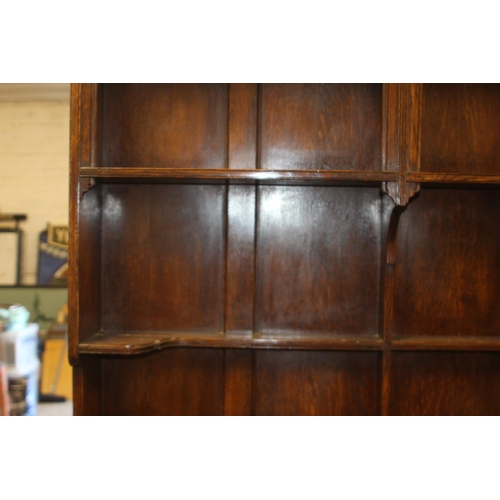 21 - ANTIQUE EDWARDIAN OAK DRESSER
195 X 132 X 53CM