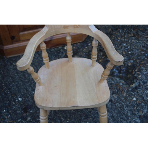 25 - QUANTITY OF PINE FURNITURE
67 X 91 X 39CM