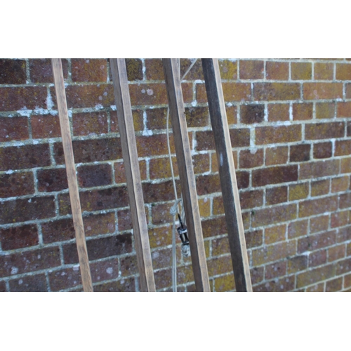 52 - VINTAGE CEILING DRYER RACK AND TWO TOWEL RAILS 
200 X 49CM