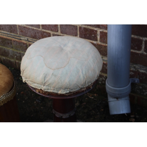 60 - QUANTITY OF VINTAGE STOOLS 
33 X 56CM