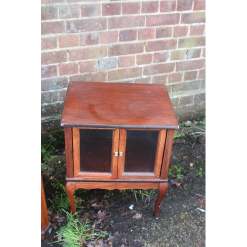 62 - MIXED OF REPRODUCTION FURNITURE  x4
54 X 34 X 64CM