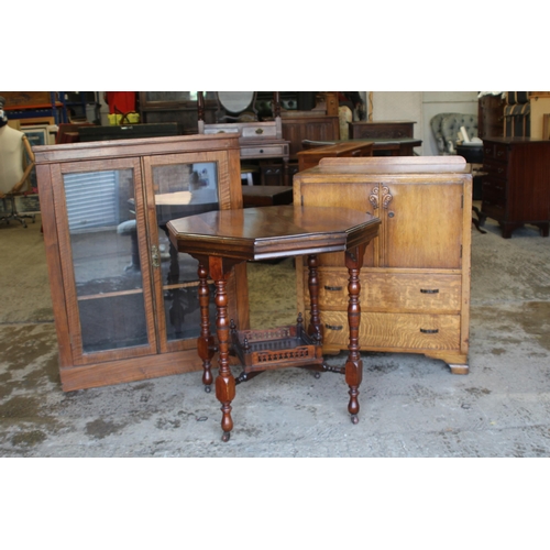 68 - THREE VINTAGE PIECES OF FURNITURE 
86 X 28 X 103CM