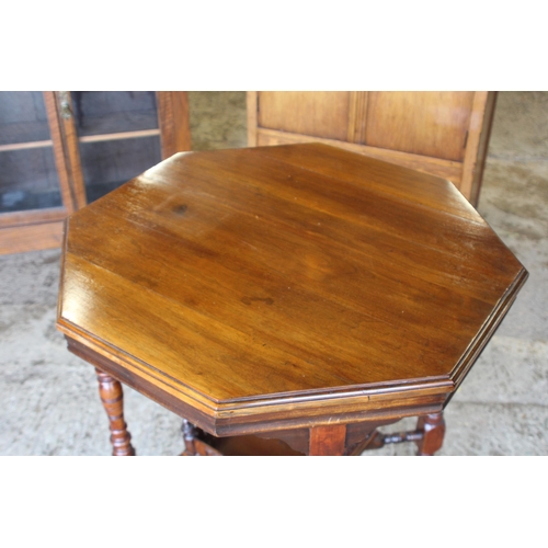 68 - THREE VINTAGE PIECES OF FURNITURE 
86 X 28 X 103CM