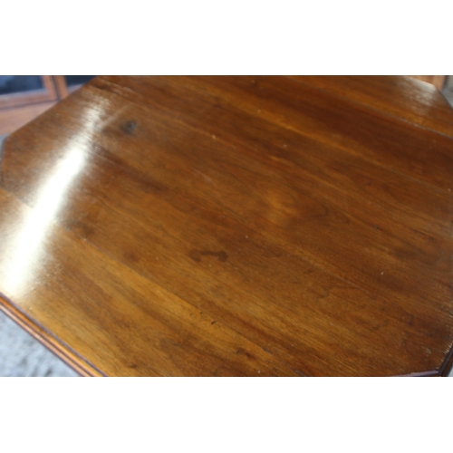 68 - THREE VINTAGE PIECES OF FURNITURE 
86 X 28 X 103CM