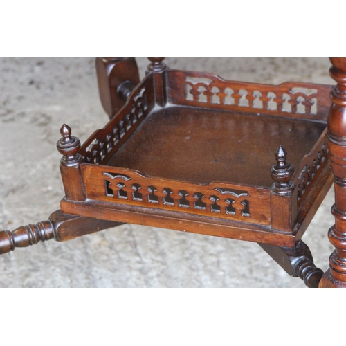 68 - THREE VINTAGE PIECES OF FURNITURE 
86 X 28 X 103CM