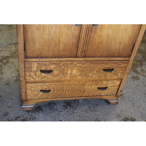 68 - THREE VINTAGE PIECES OF FURNITURE 
86 X 28 X 103CM