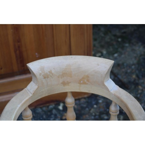 25 - QUANTITY OF PINE FURNITURE
67 X 91 X 39CM