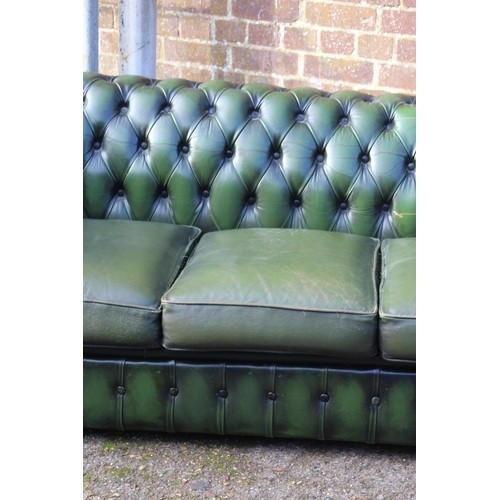 24 - GREEN LEATHER THREE SEATER CHESTERFIELD SOFA 
190 X 81 X 70CM