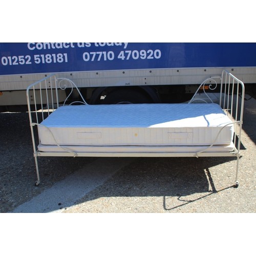 31 - FRENCH METAL FOLDING FRAME DAY BED
90 X 94 X 180CM