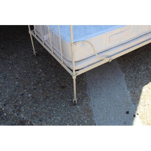 31 - FRENCH METAL FOLDING FRAME DAY BED
90 X 94 X 180CM