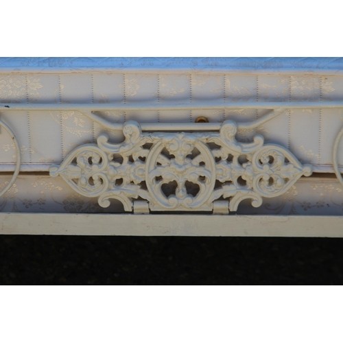 31 - FRENCH METAL FOLDING FRAME DAY BED
90 X 94 X 180CM