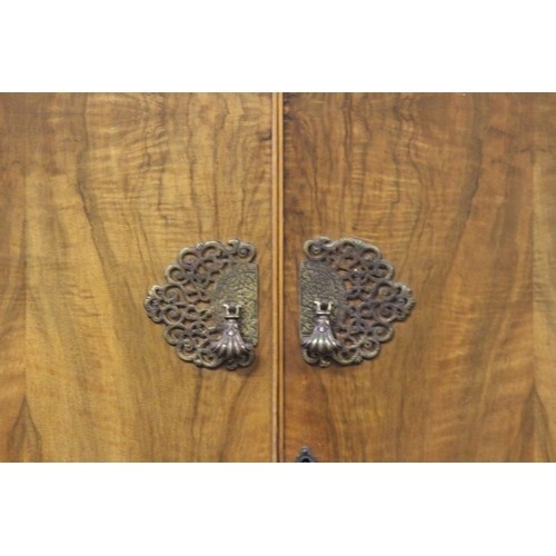 34 - GENTLEMANS  WALNUT WARDROBE 
90 X 55 X 190CM