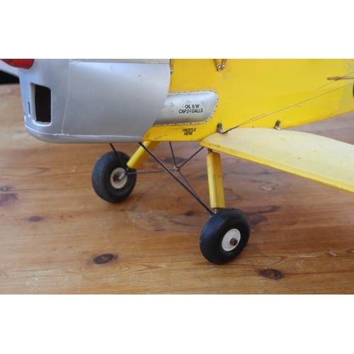 540 - LARGE VINTAGE AIRPLANE MODEL
118 X 144 X 40CM