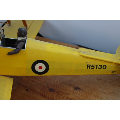 540 - LARGE VINTAGE AIRPLANE MODEL
118 X 144 X 40CM