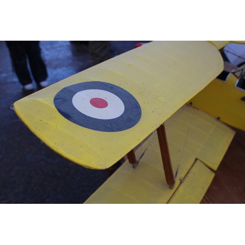 540 - LARGE VINTAGE AIRPLANE MODEL
118 X 144 X 40CM