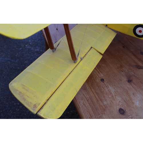 540 - LARGE VINTAGE AIRPLANE MODEL
118 X 144 X 40CM