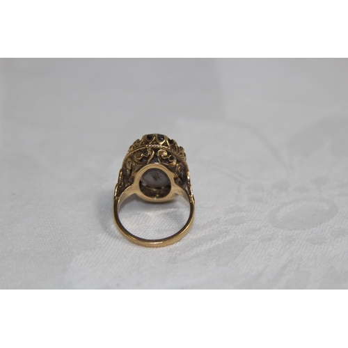 983 - 9CT GOLD RING - 6.91G - SIZE M 1/2