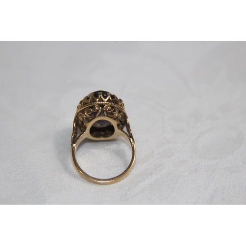 983 - 9CT GOLD RING - 6.91G - SIZE M 1/2