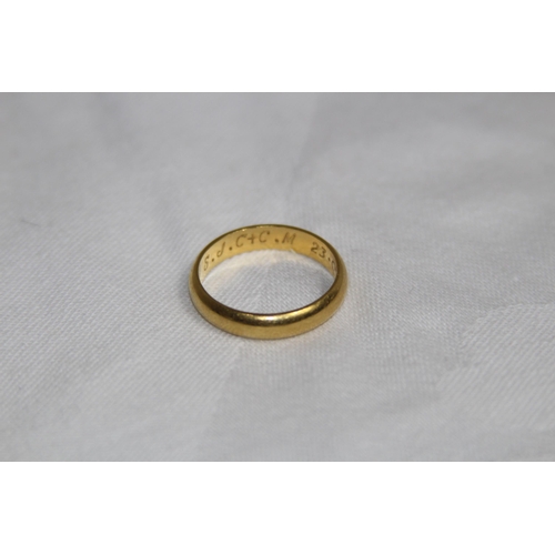 989 - 18CT GOLD BAND - 4.74G - SIZE Q