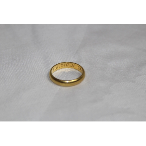 989 - 18CT GOLD BAND - 4.74G - SIZE Q